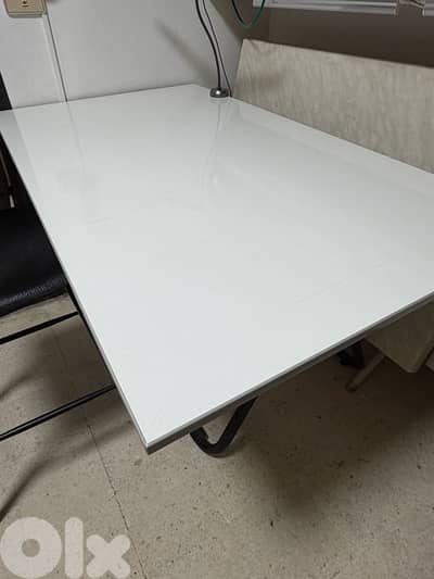 architecture table and high chair