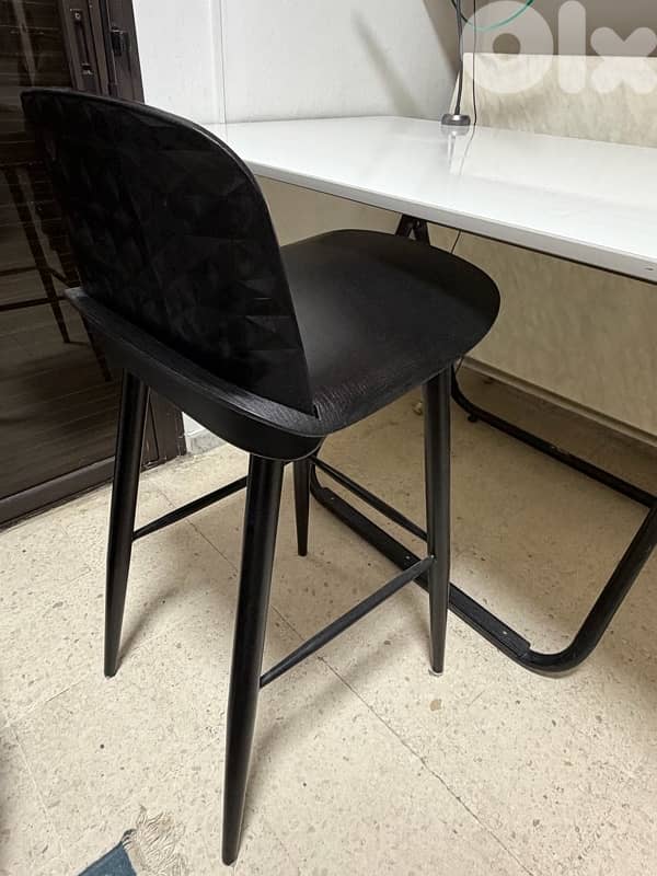 architecture table and high chair 3