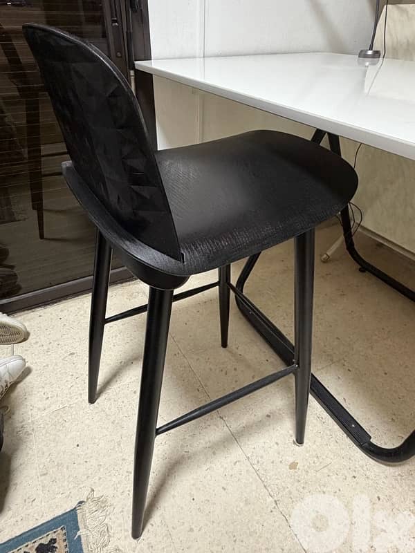 architecture table and high chair 4