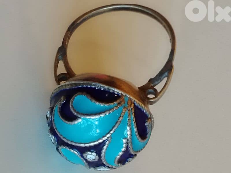 Vintage and Unique Art Deco Russian Silver Enameled Dome Ring 5