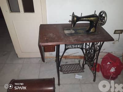 Singer sewing machine vintage