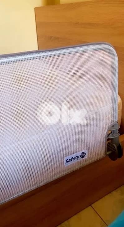 safety bed rail or barriere de lit (safety 1st)