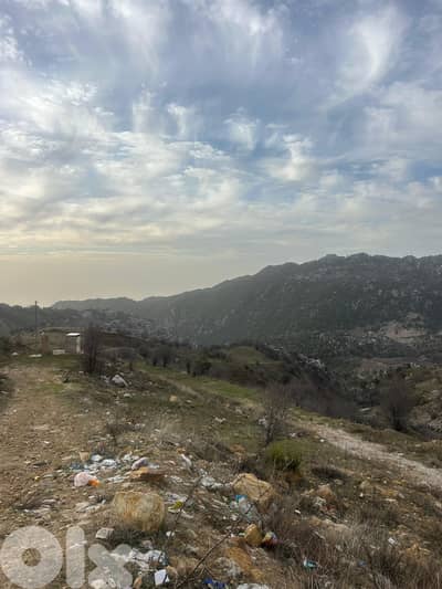 Land for sale in Mayrouba عقار للبيع في ميروبا