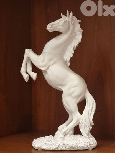 White Horse Statue