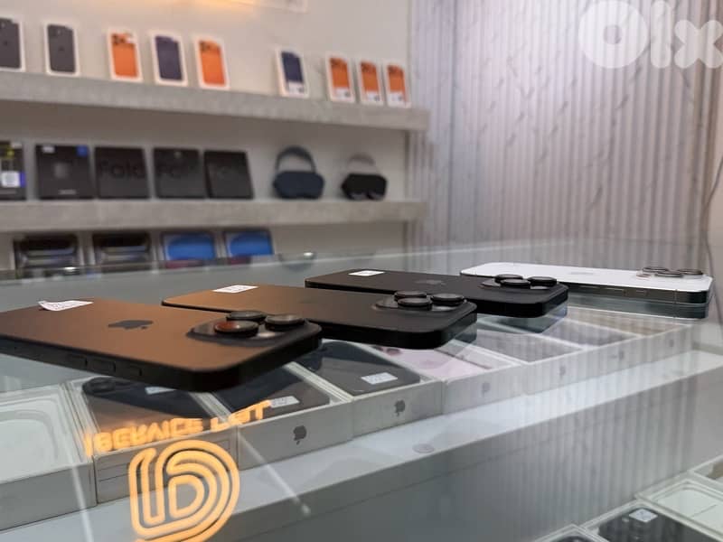 Available IPhone 16 pro 128Gb super clean condition 2