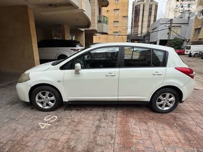 Nissan Tiida 2010