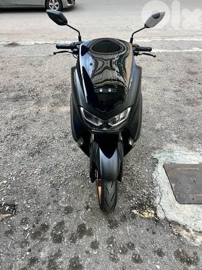 yamaha Nmax  black matte -800 KM only
