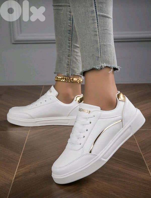 New White Beautiful Woman Casual Sneakers 1