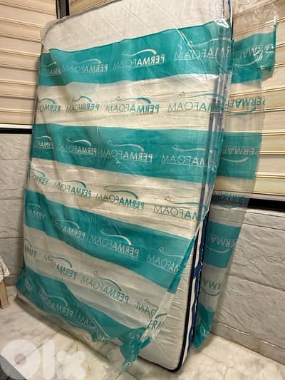 Like new matress used for 2 months