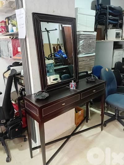 انتيك شبه جديد إيطالي