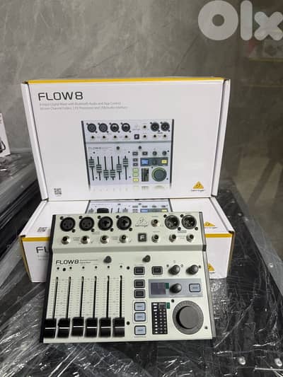 Behringer Flow 8