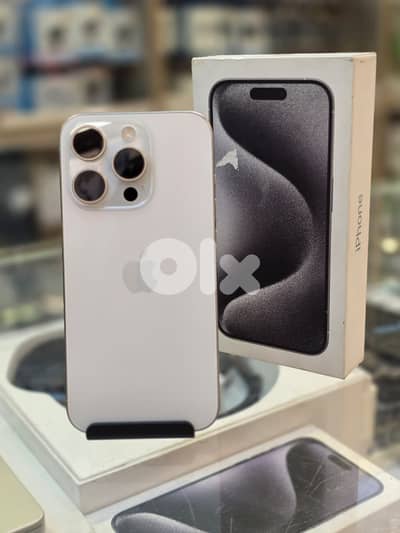 Used 15 pro max 256 gb natural 823 cycle  920$