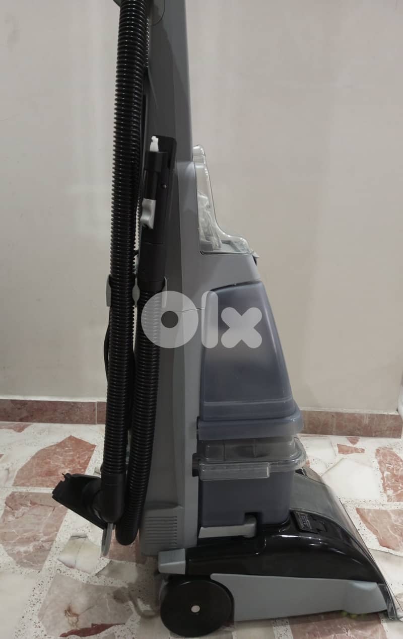 Hoover Brush and Wash Carpet Washer 2