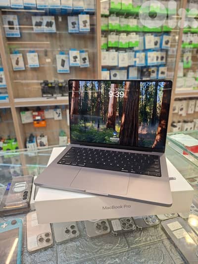 Used Macbook pro 14  m3  8/512 gb  110 cycle   750$