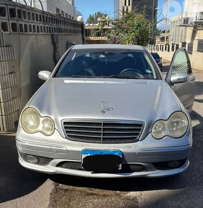 Mercedes-Benz C-Class 2005