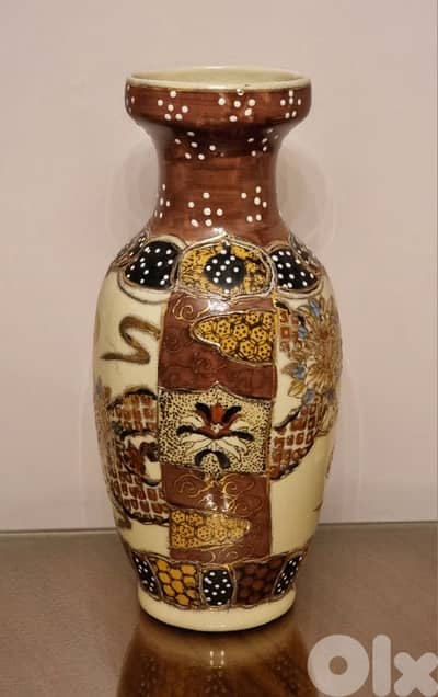 Porcelain Chinese Artistry Vase