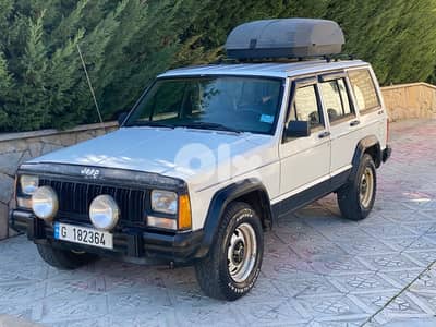 Jeep Cherokee xj chief 1988