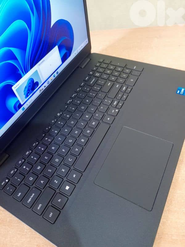 Laptop Dell Inspiron 350,touchscreen,Intel core i5 gen 10,12gb ram 2