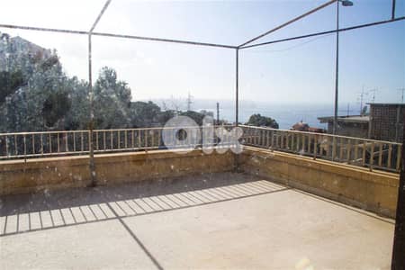 Villa For Sale in Rabieh / شقة للبيع في الرابيه