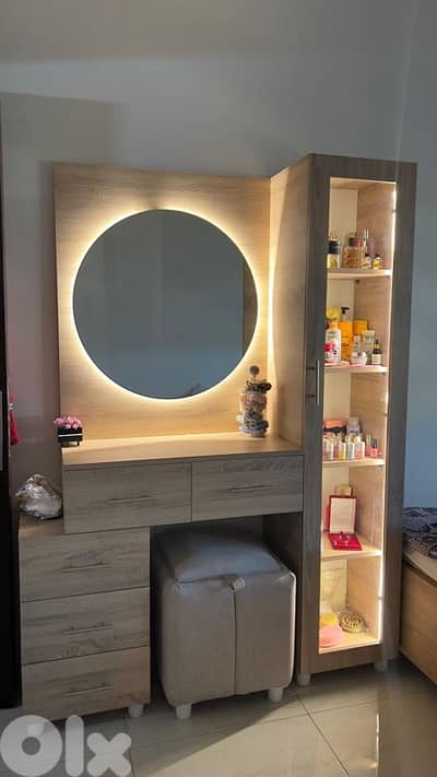 شفنيرة مع مراية وأنارة جديدة من المعمل