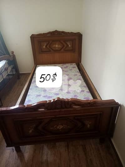 تخت مفرد ونص