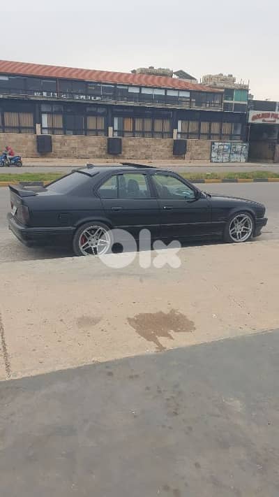 بي ام دبليو الفئة 5 1990