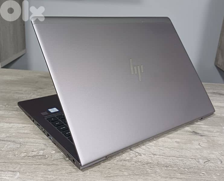 laptop Zbook touch - 4 gb vga - 512/16 6