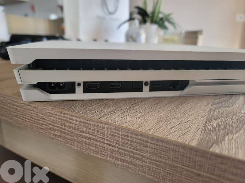 PS4 Pro 1