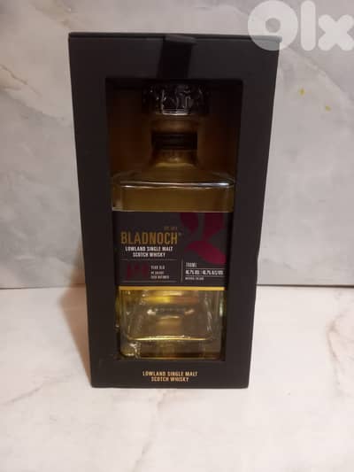 قناني فارغة للعرض اسعار مختلفة اعتبارا من ٧$ القنينة bottles