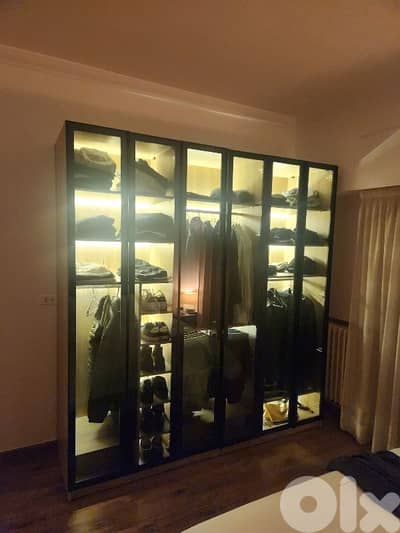 خزانة ملابس