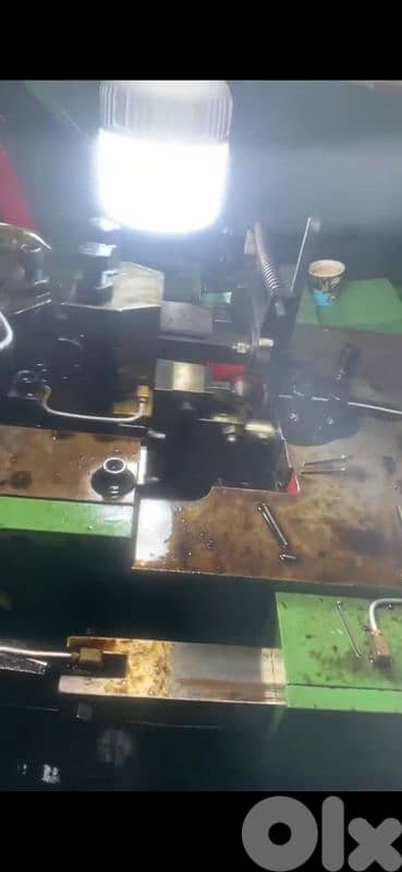 مكنة تصنيع براغي ومسامير