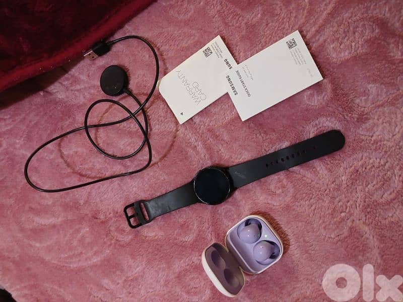 Smart watch & earbuds 1