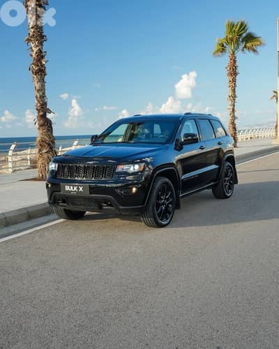 Grand Cherokee  - 2018 MY - CLEAN CARFAX !! - Big Screen