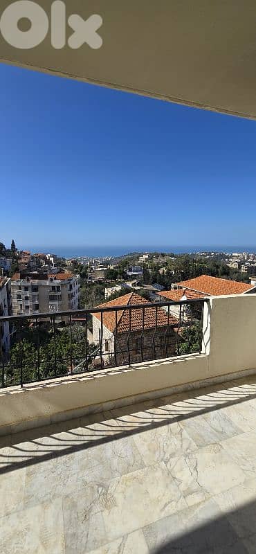 Apartment For Sale in Kornet el Hamra/شقة للبيع في قرنة الحمرا