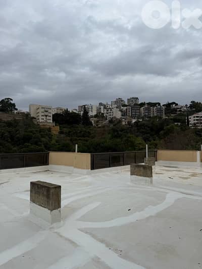 Spacious apartment for Rent or Sale in Zalka with 300sqm Roof.