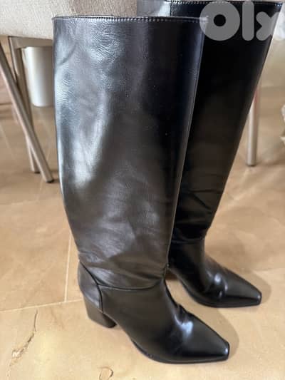 Stradivarius black boots