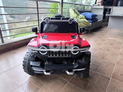 Electric jeep with remote 12V batteries