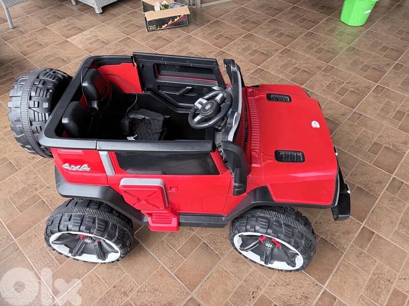 Electric jeep with remote 12V batteries 1