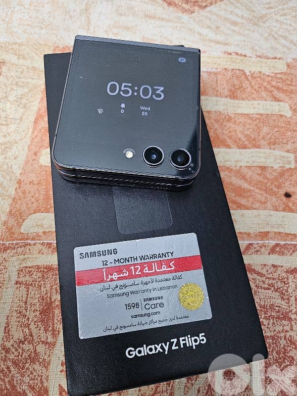 Samsung galaxy z flip 5 9