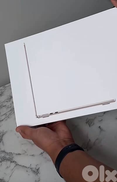 Apple macbook air M4 available new , all colors available