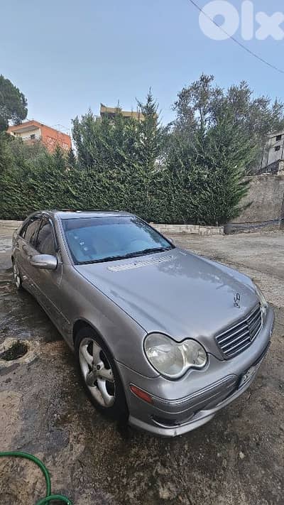 Mercedes-Benz C-Class 2005