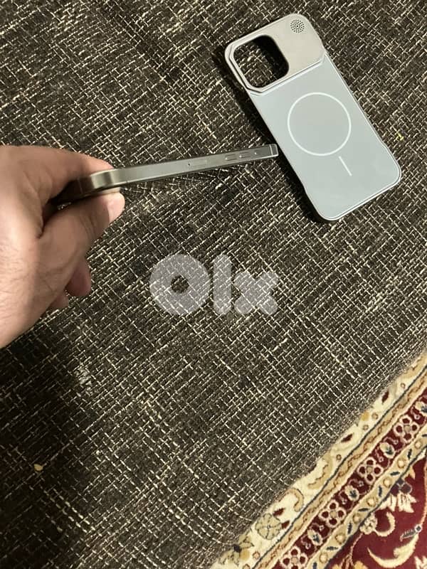 Iphone 15 Pro max 256 zero scratches 6