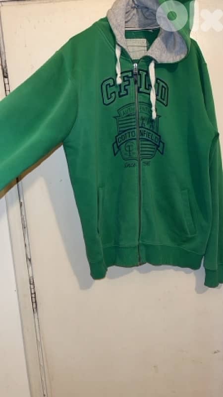 branded sweater size xxl mint condition 1