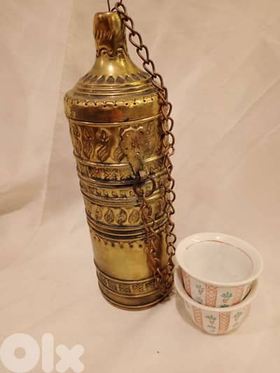 قمقوم نحاس أصفر لفناجين القهوة العربية