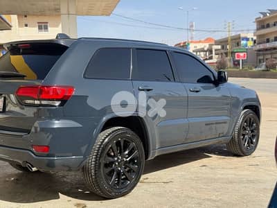 جيب شيروكى 2017