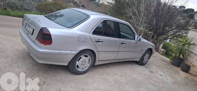 مرسيدس بنز سي-كلاس 1999