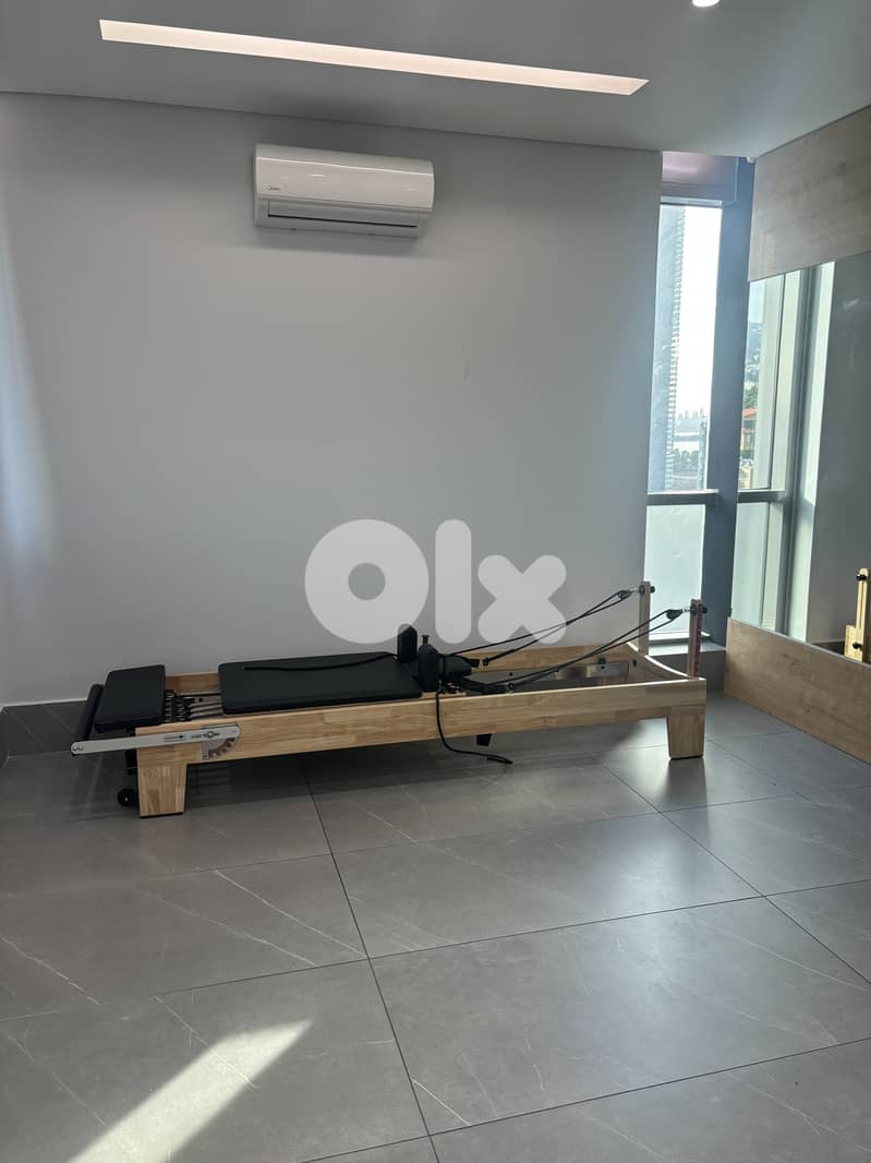Barely used (2months) reformer Pilates beds 5