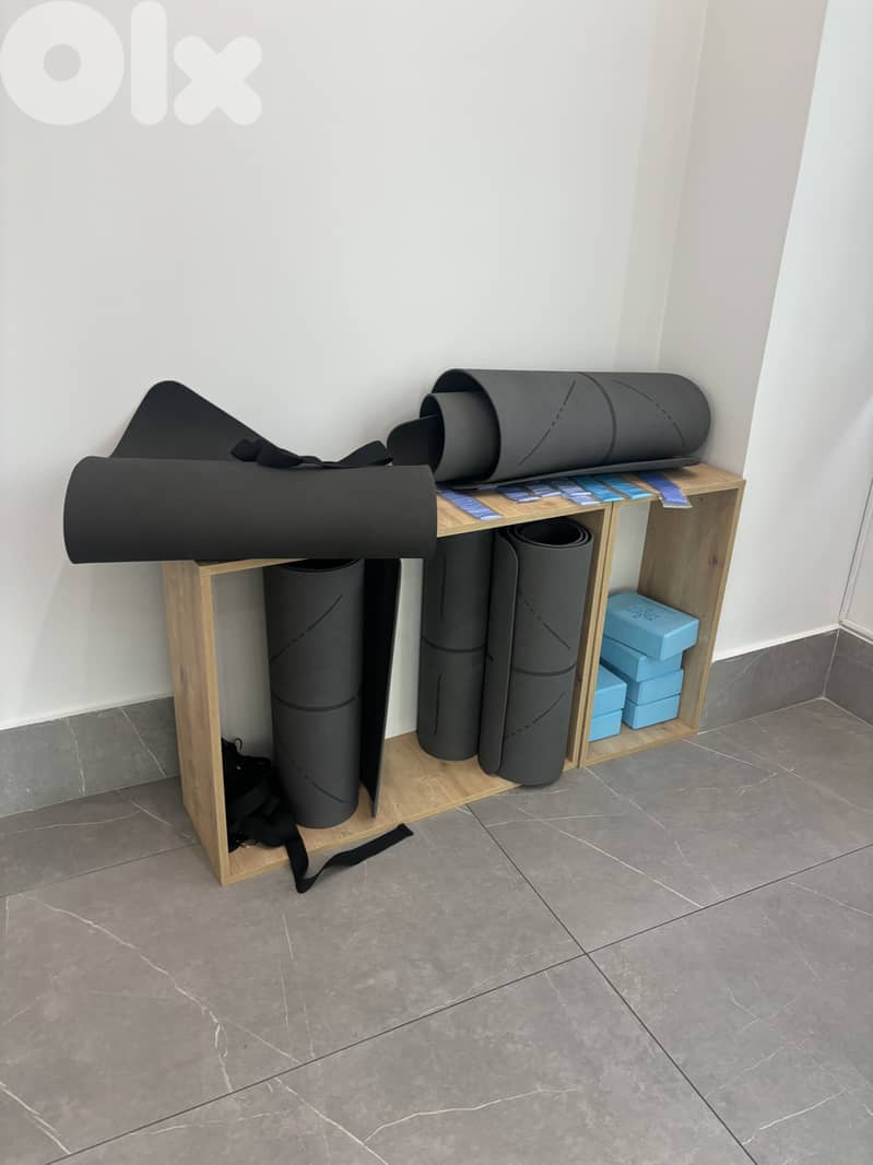 Barely used (2months) reformer Pilates beds 6