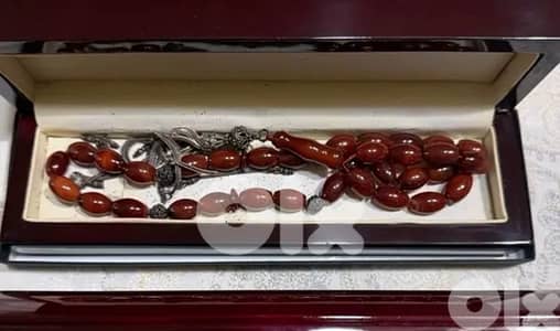 مسبحة عقيق مع شرابة فضة