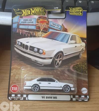 Hot Wheels Boulevard (Premium) diecast car model 1;64